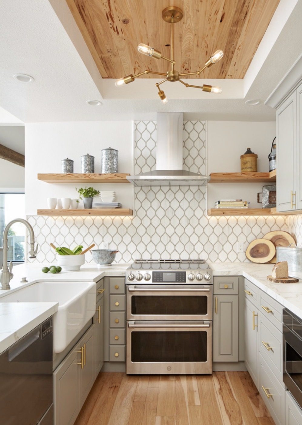 Beamed Living & Kitchen photo 3